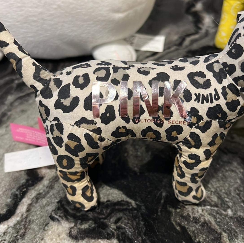LOOKING FOR THIS DOG LETTERS ARE FOIL NOT LIKE THE OTHER MATT ONES